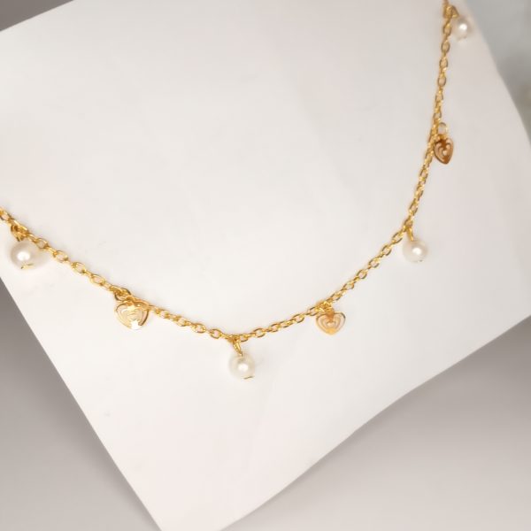 Dainty Heart Pearl Neck Chain